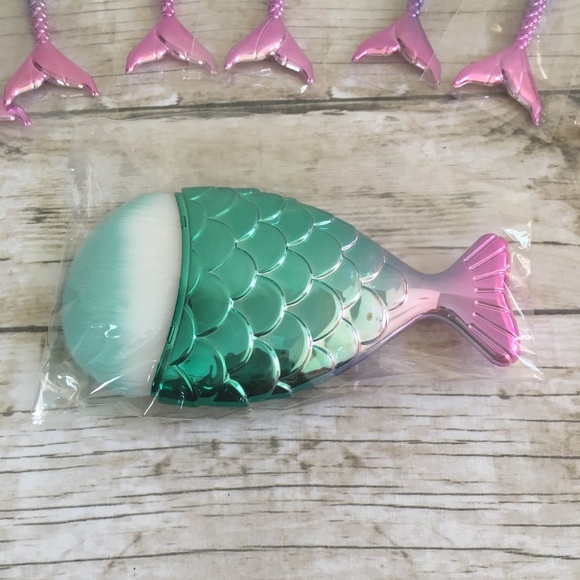 🎉HOST PICK X2🎉🧜🏻‍♀️Mermaid Makeup Brushes Set - Picture 7 of 7